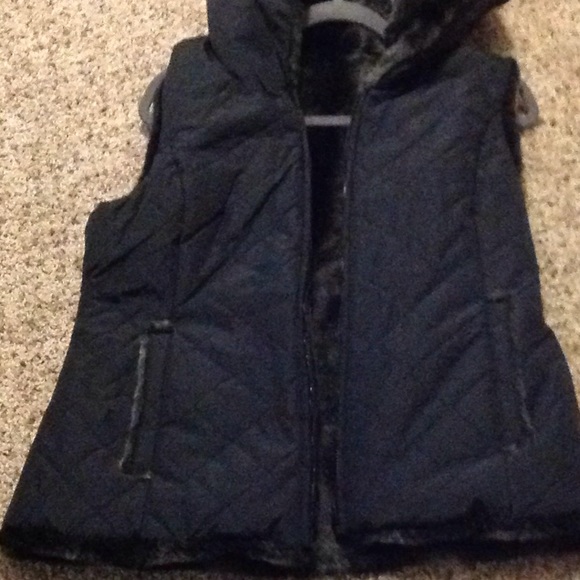 Awesome faux fur vest - Picture 2 of 3